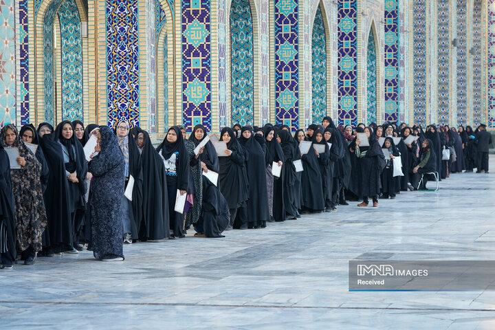 خادمی رزمندگان لشکر 14 امام حسین (ع) در چایخانه حضرت رضا (ع)