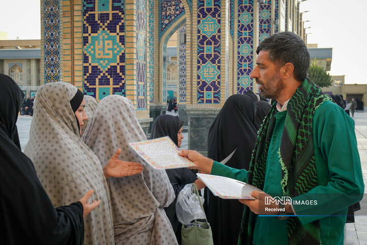 خادمی رزمندگان لشکر 14 امام حسین (ع) در چایخانه حضرت رضا (ع)