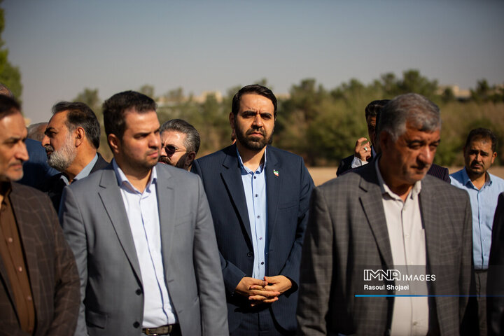 حضور اعضای شورای شهر اصفهان در شهرداری بهارستان