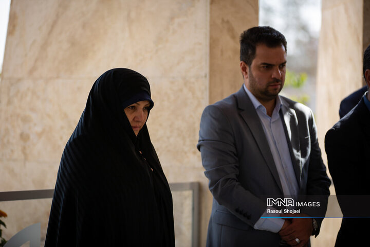 حضور اعضای شورای شهر اصفهان در شهرداری بهارستان