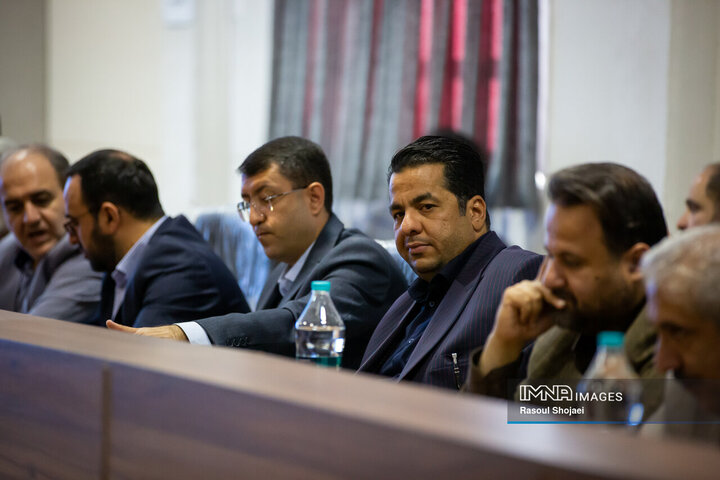 حضور اعضای شورای شهر اصفهان در شهرداری بهارستان