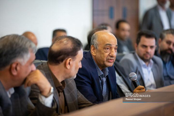 حضور اعضای شورای شهر اصفهان در شهرداری بهارستان