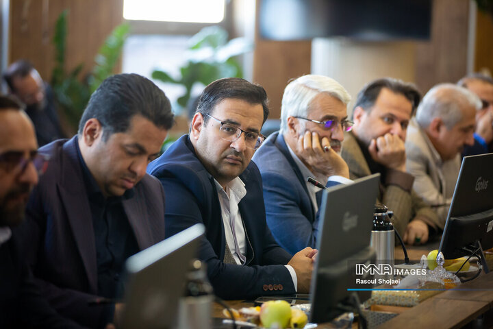 حضور اعضای شورای شهر اصفهان در شهرداری بهارستان