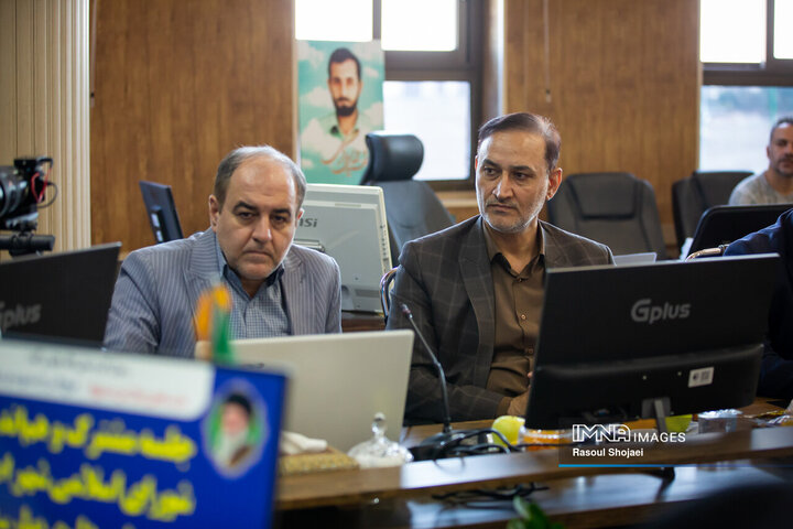 حضور اعضای شورای شهر اصفهان در شهرداری بهارستان