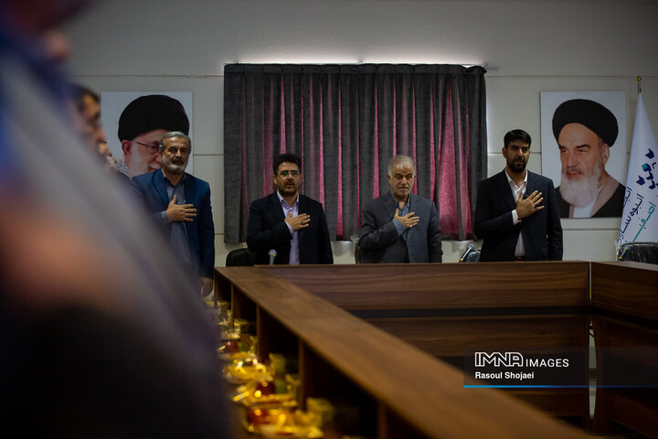 حضور اعضای شورای شهر اصفهان در شهرداری بهارستان