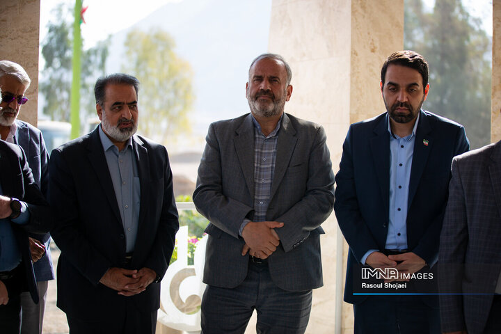 حضور اعضای شورای شهر اصفهان در شهرداری بهارستان