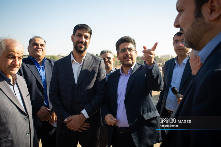 حضور اعضای شورای شهر اصفهان در شهرداری بهارستان