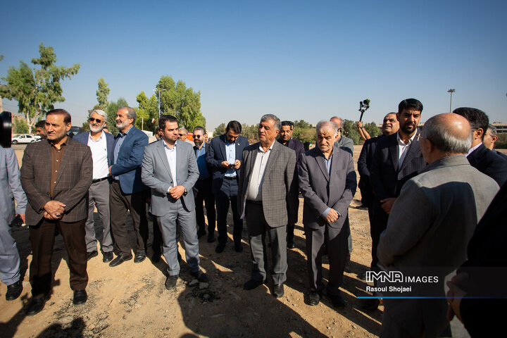 حضور اعضای شورای شهر اصفهان در شهرداری بهارستان