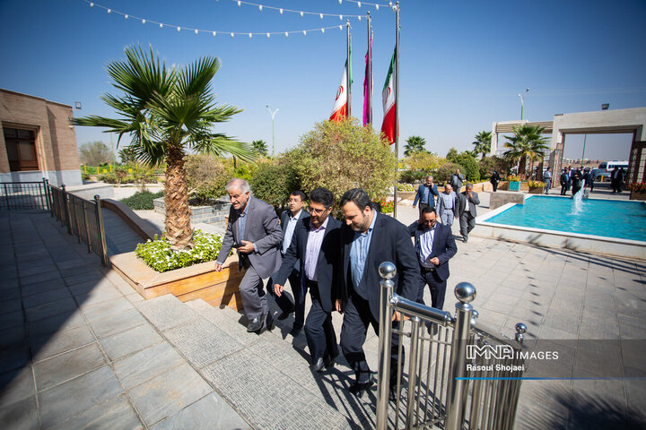 حضور اعضای شورای شهر اصفهان در شهرداری بهارستان