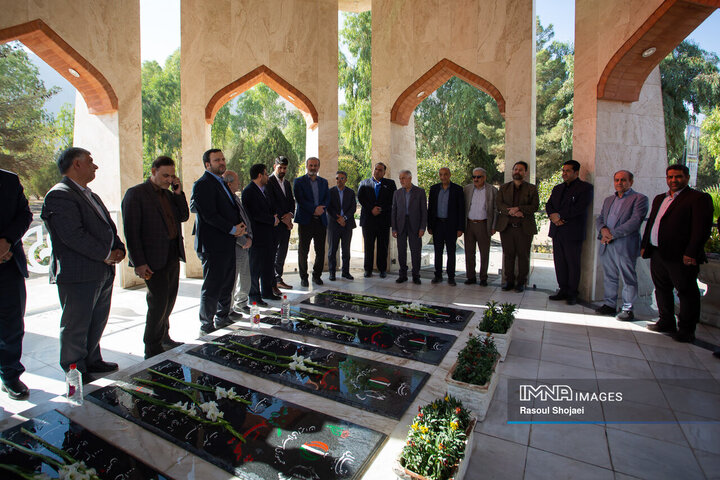 حضور اعضای شورای شهر اصفهان در شهرداری بهارستان