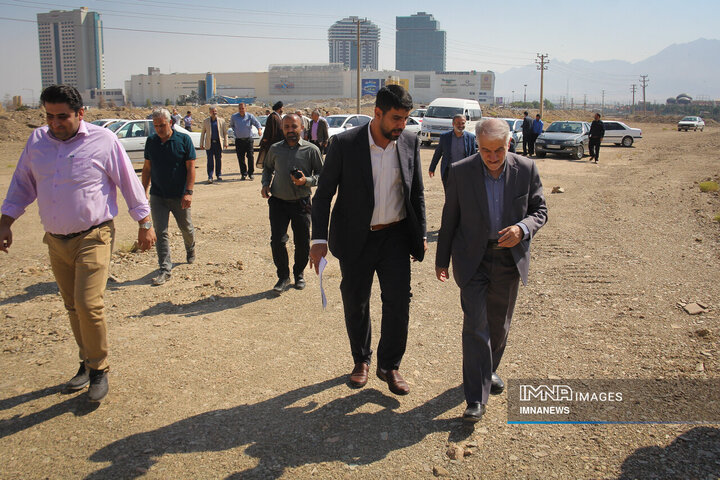 حضور اعضای شورای شهر اصفهان در شهرداری بهارستان