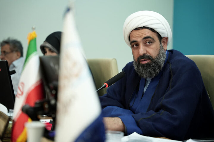 خانواده و مسجد، دو محور اصلی حفظ انقلاب اسلامی هستند