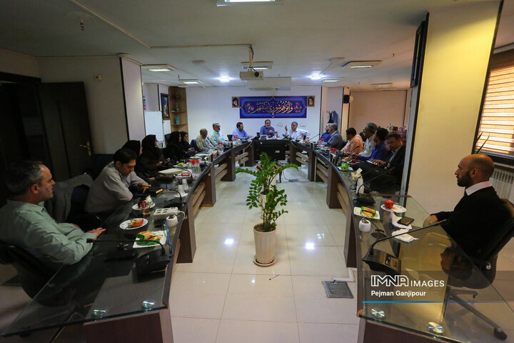 جلسه کمیسیون سلامت، محیط زیست و خدمات شهری شورای شهر اصفهان