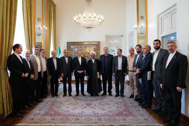 باید برای ارتقای نقش موثرتر ایرانیان خارج از کشور در تصمیمسازیها تلاش کنیم