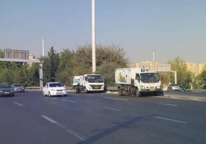 جهش ۸۰ درصدی کیفیت پاکسازی بزرگراه‌های تهران با پیمانکاران تخصصی و ماشین‌آلات مکانیزه