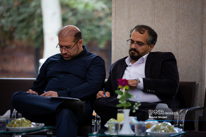 نشست مسئولان امور ارتباطات معاونت‌ها و مناطق شهرداری اصفهان