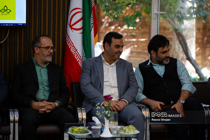 نشست مسئولان امور ارتباطات معاونت‌ها و مناطق شهرداری اصفهان