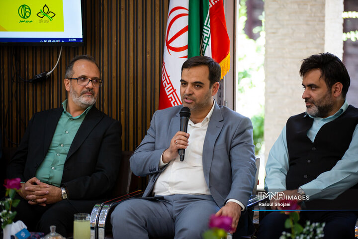 نشست مسئولان امور ارتباطات معاونت‌ها و مناطق شهرداری اصفهان