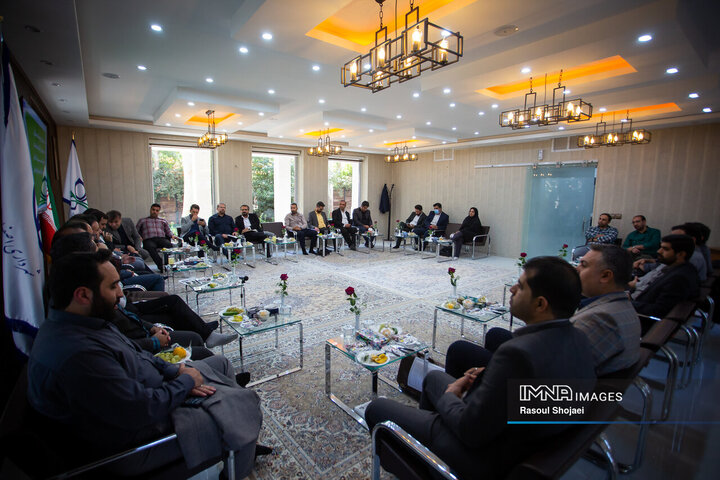 نشست مسئولان امور ارتباطات معاونت‌ها و مناطق شهرداری اصفهان
