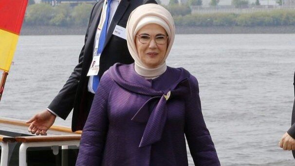 زن اردوغان کیست؟ زندگی، نقش اجتماعی و تأثیر بانوی اول ترکیه