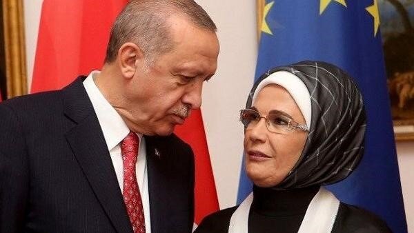 زن اردوغان کیست؟ زندگی، نقش اجتماعی و تأثیر بانوی اول ترکیه