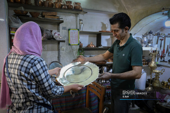 احیای هنر دواتگری در اراک؛ میراثی که از دل تاریخ زنده مانده است