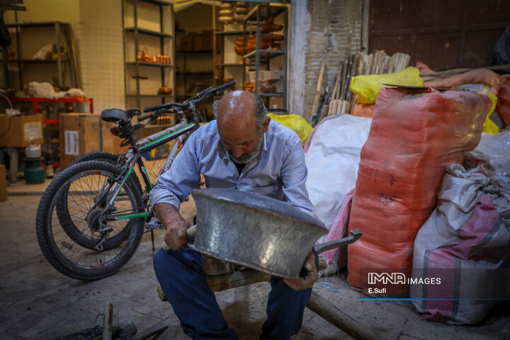 احیای هنر دواتگری در اراک؛ میراثی که از دل تاریخ زنده مانده است