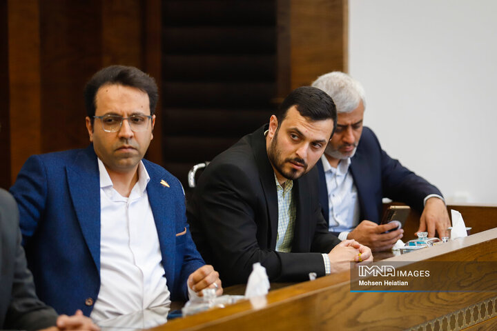 آیین امضای تفاهم‌نامه همکاری شهرداری اصفهان و پژوهشگاه فضایی ایران