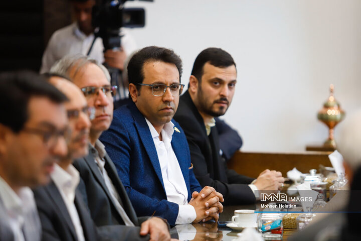 آیین امضای تفاهم‌نامه همکاری شهرداری اصفهان و پژوهشگاه فضایی ایران