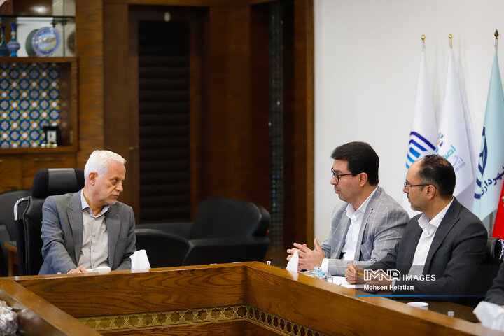 آیین امضای تفاهم‌نامه همکاری شهرداری اصفهان و پژوهشگاه فضایی ایران