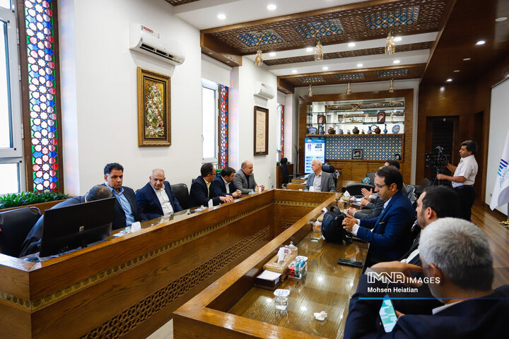 آیین امضای تفاهم‌نامه همکاری شهرداری اصفهان و پژوهشگاه فضایی ایران