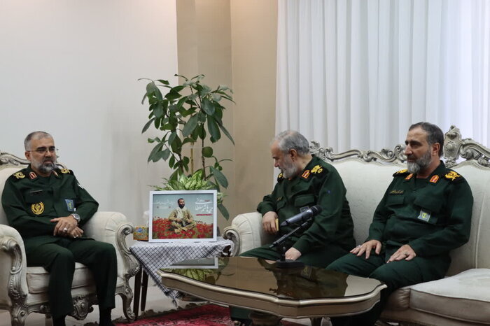 دیدار جانشین فرمانده کل سپاه با خانواده شهید تازه تفحص‌شده گلستان