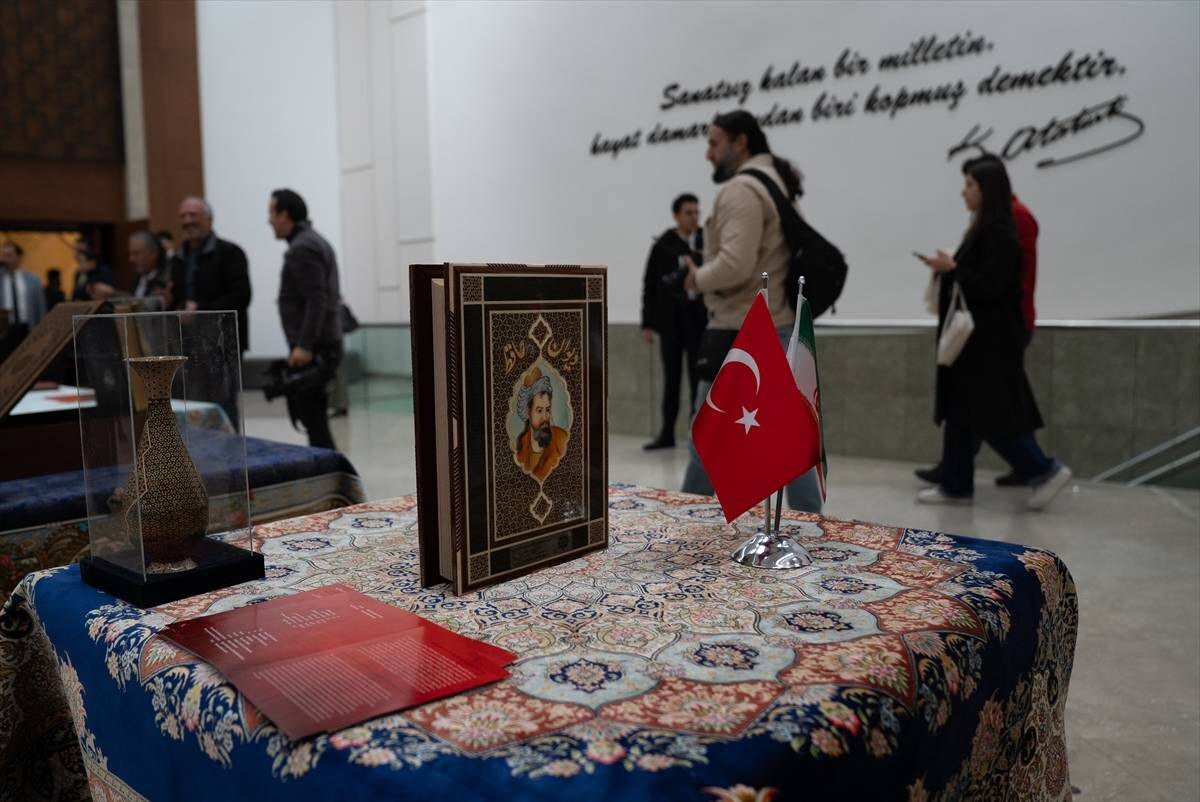 روایت موسیقایی نوازندگان ایران و ترکیه از حافظ شیرازی در آنکارا