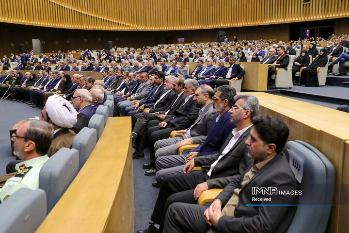 سفر رئیس جمهور به اصفهان