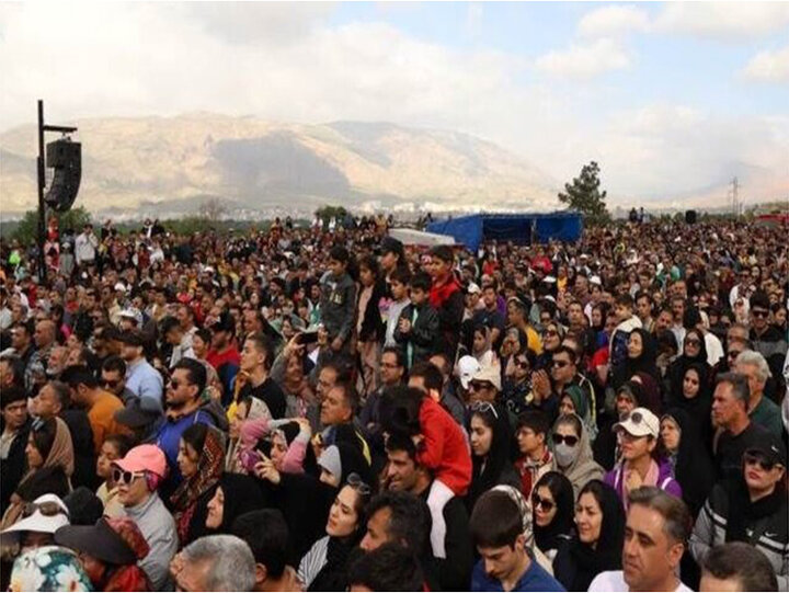 پنجمین همایش بزرگ پیاده‌روی خانوادگی در شیراز برگزار شد