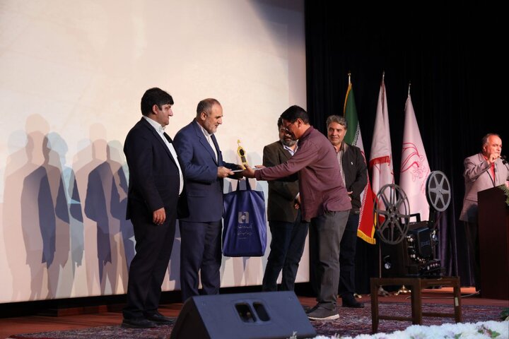 پایان جشنواره فیلمهای کمدی ایران/ «وانتافه» و «نوشابه مشکی» جایزه بزرگ «رضا ژیان» گرفتند پایان جشنواره فیلمهای کمدی ایران/ «وانتافه» و «نوشابه مشکی» جایزه بزرگ «رضا ژیان» گرفتند