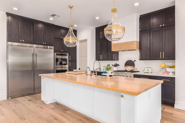 استفاده از طراحی های ساده و متریال های ترکیبی از راهکار های کاهش هزینه بدون کم شدن کیفیت است.