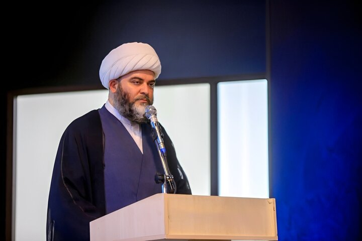 هیئت انسانهایی پرورش دهد که پشت اسرائیل را به خاک بمالد هیئت انسانهایی پرورش دهد که پشت اسرائیل را به خاک بمالد