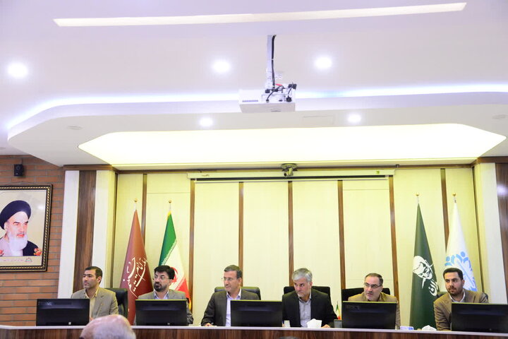 یک سوم ناوگان اتوبوسرانی اراک برقی است یک سوم ناوگان اتوبوسرانی اراک برقی است