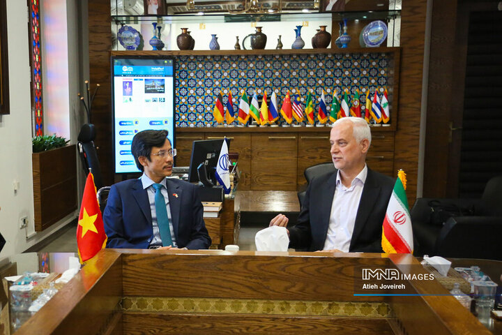 دیدار شهردار اصفهان و سفیر ویتنام در ایران