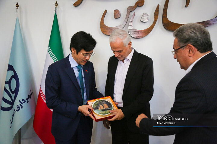 دیدار شهردار اصفهان و سفیر ویتنام در ایران