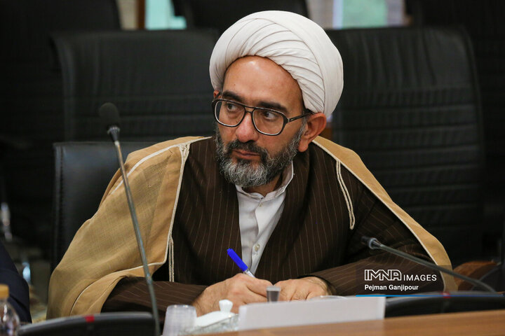 نشست ستاد عالی بزرگداشت یوم‌الله 13 آبان استان اصفهان