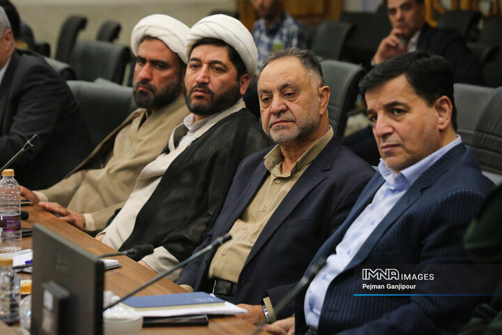 نشست ستاد عالی بزرگداشت یوم‌الله 13 آبان استان اصفهان