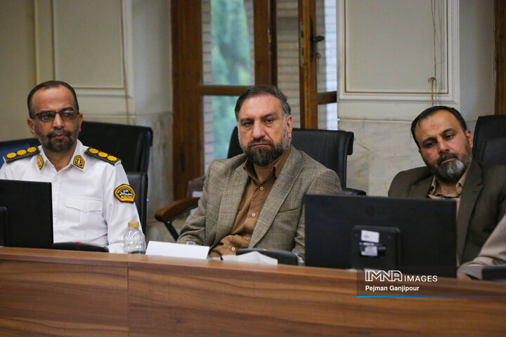 نشست ستاد عالی بزرگداشت یوم‌الله 13 آبان استان اصفهان