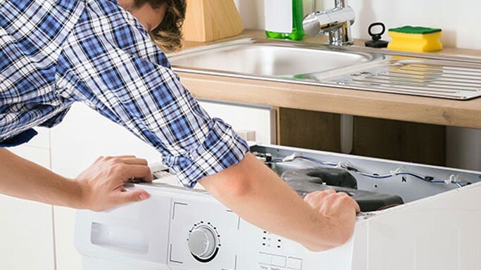 علت لرزش ماشین لباسشویی و راهحلهای رفع آن چیست؟