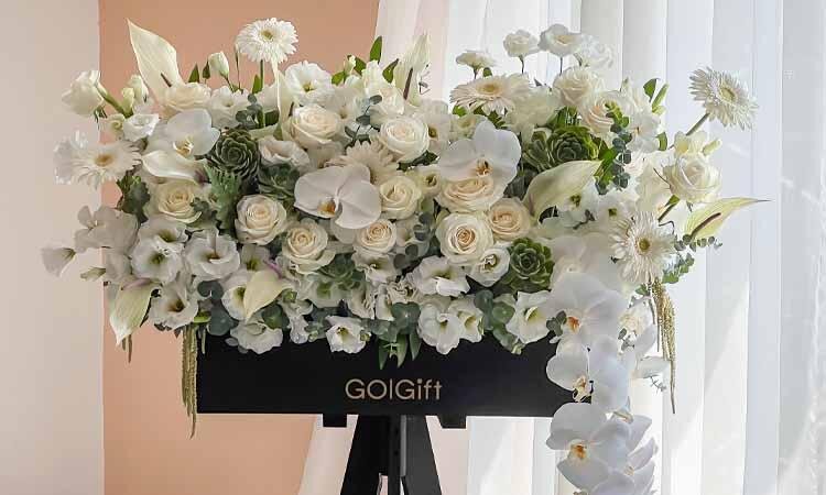 خرید تاج گل ترحیم شیک و آبرومند در تهران | تحویل سریع و قیمت مناسب