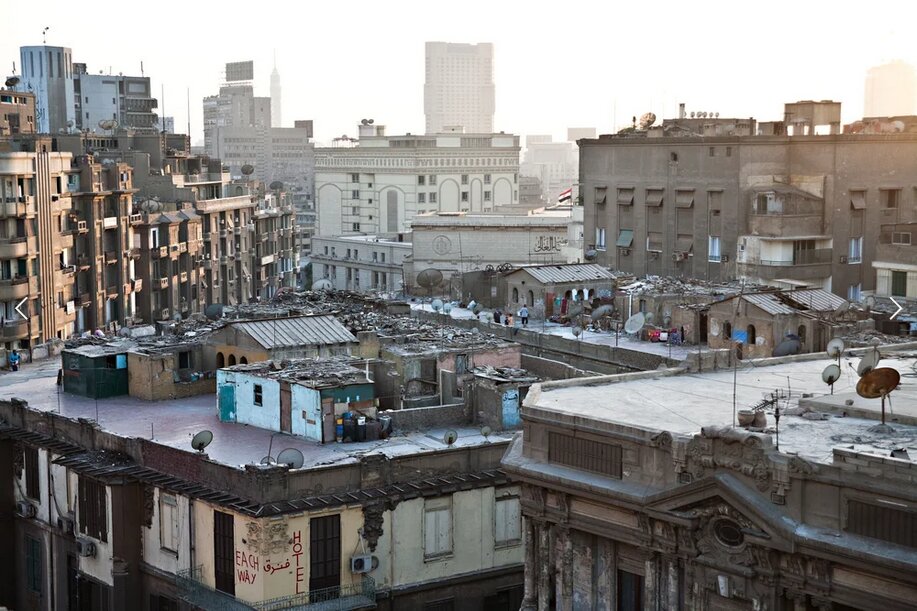 دنیای پنهان بر بام قاهره؛ شهری که زندگی بر پشت‌بام‌ها جریان دارد