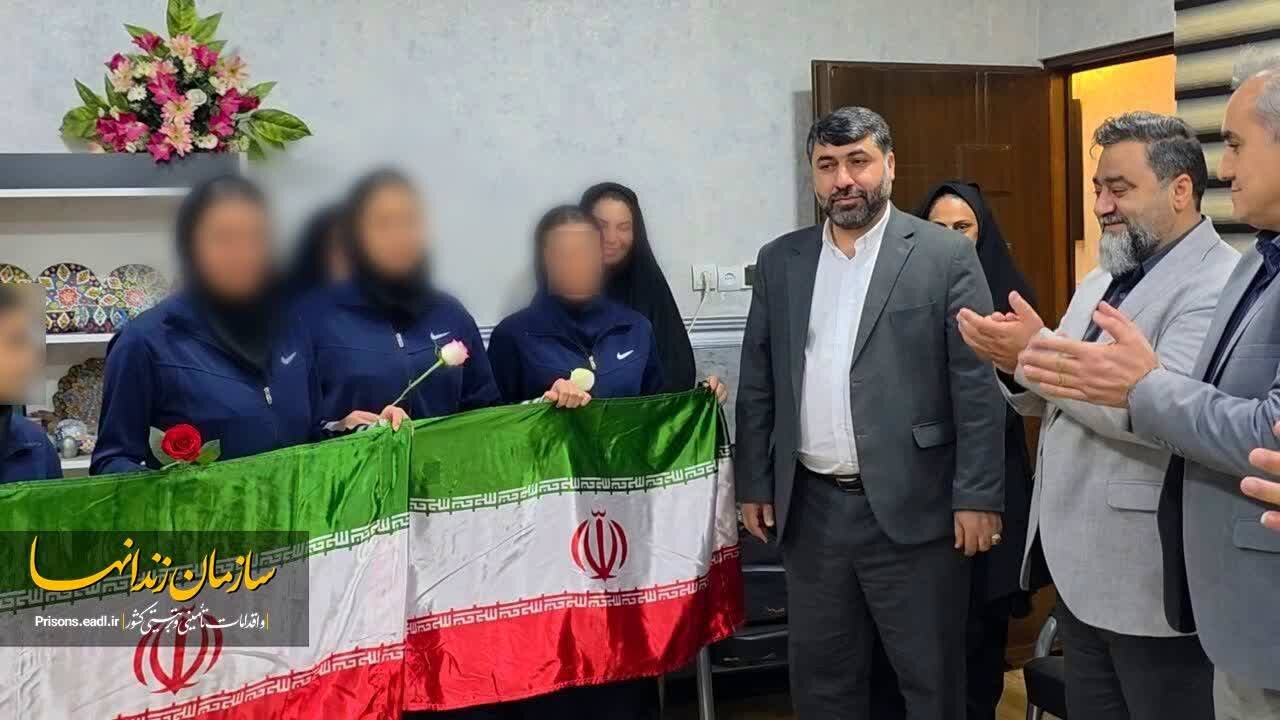 کارنامهای درخشان از زنان ملیپوش ایران / ورکشاپ نقاشی در پی حمایت از آزادی بانوی ایرانی