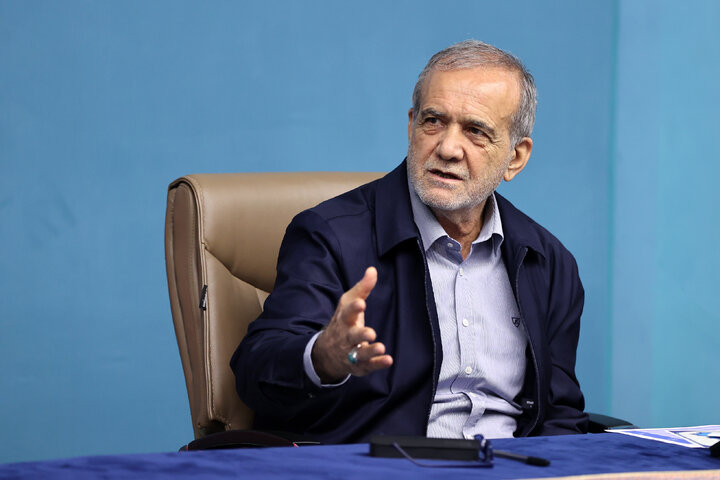 راه رفع مشکلات تکیه بر متخصصان، فارغ از نوع پوشش، منش و ظواهر آنان است. راه رفع مشکلات تکیه بر متخصصان، فارغ از نوع پوشش، منش و ظواهر آنان است.