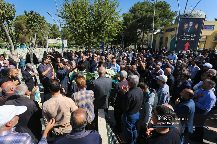 مراسم تشییع پدر شهیدان نادرالاصلی در اصفهان